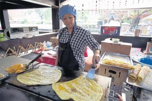 Giant crispy pancake at Kwan-Riam. Aroi mak mak!