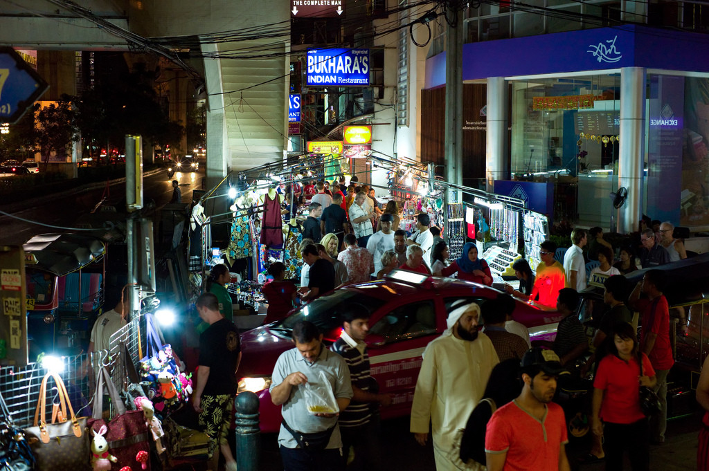 Sukhumvit Road night market in Nana, Bangkok, Thailand - photo by null0