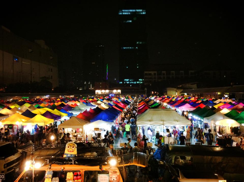 Talat Rot Fai Ratchada night market in Bangkok, Thailand - photo by Talat Rot Fai Ratchada