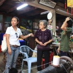 Meeting the locals on a walking Tour in Bangkok