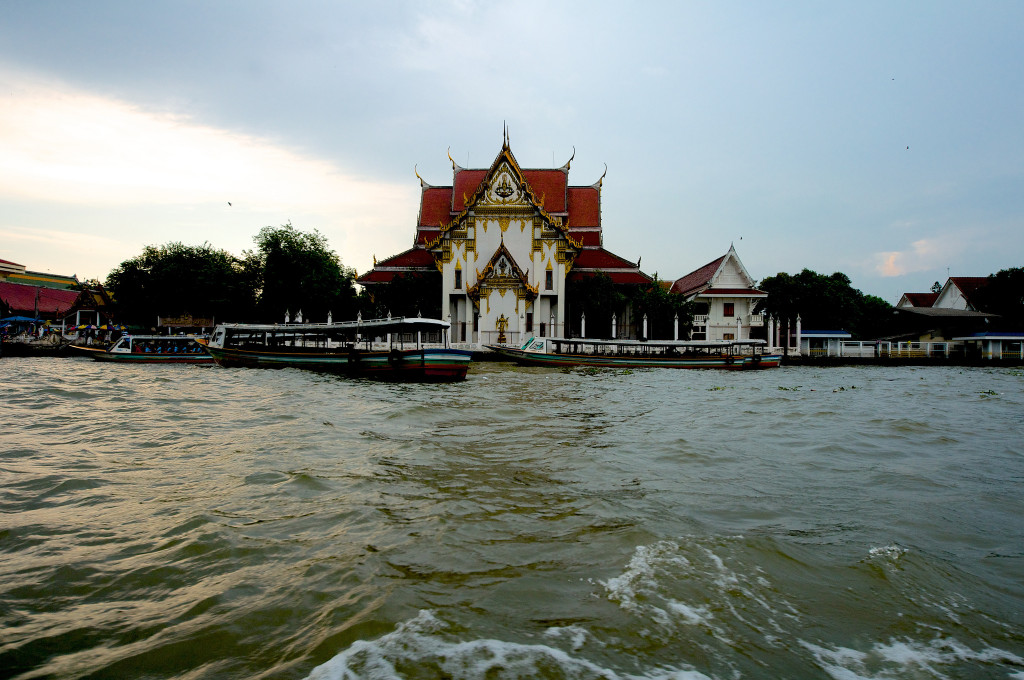 Thai temple - photo by Diriye Amey