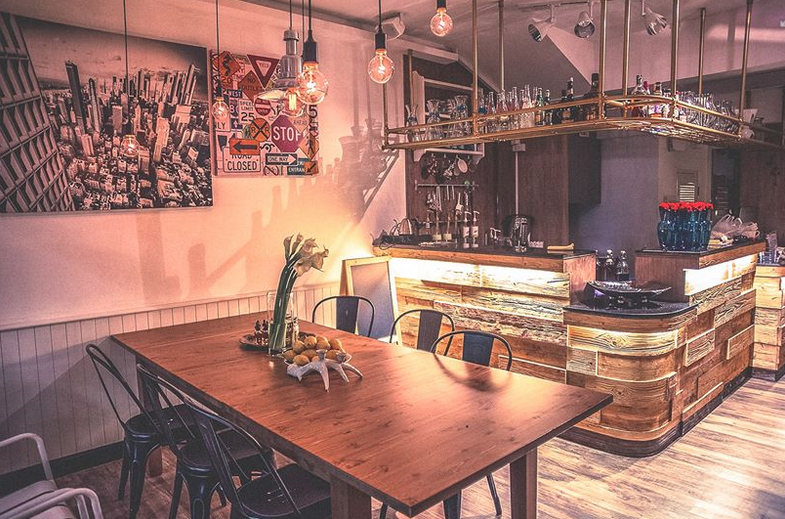 Glur Hostel & Coffee Bar in Bangkok - photo by Glur Hostel & Coffee Bar