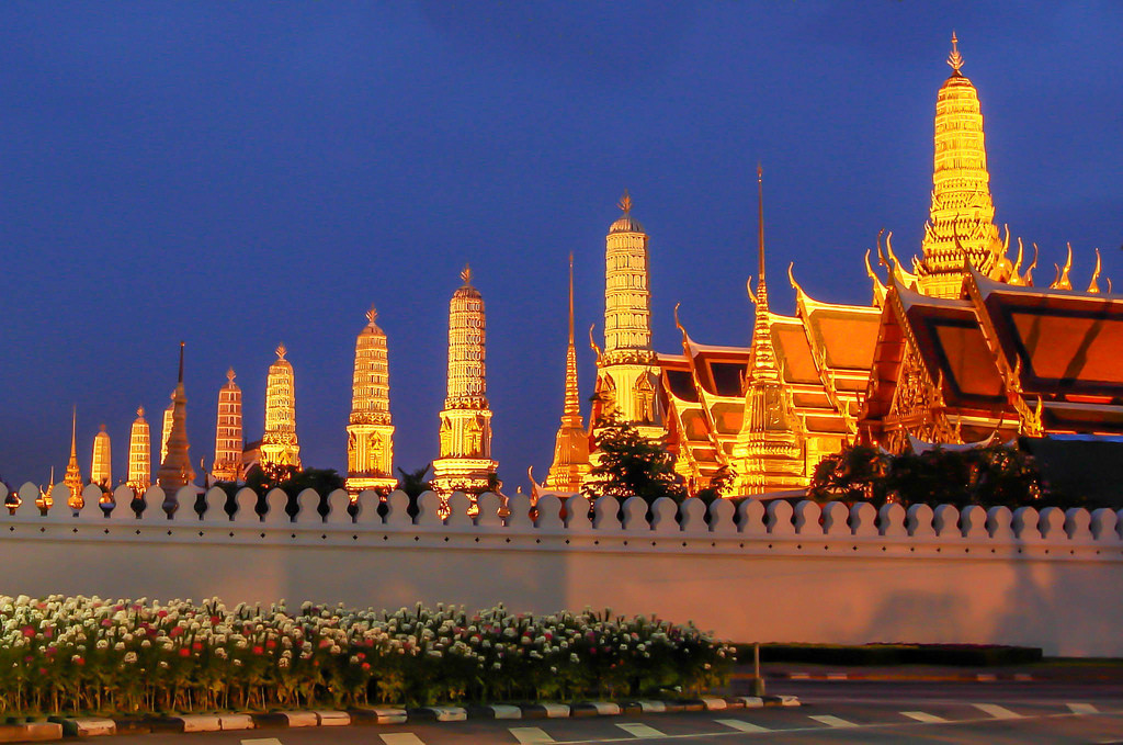 Bangkok's Grand Palace, the seat of the Chakri dynasty - photo by Jorge Láscar