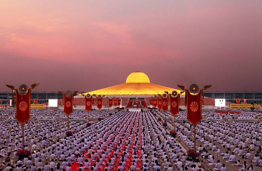 Prayer service for Makha Bucha Day on other most important Buddhist holidays 