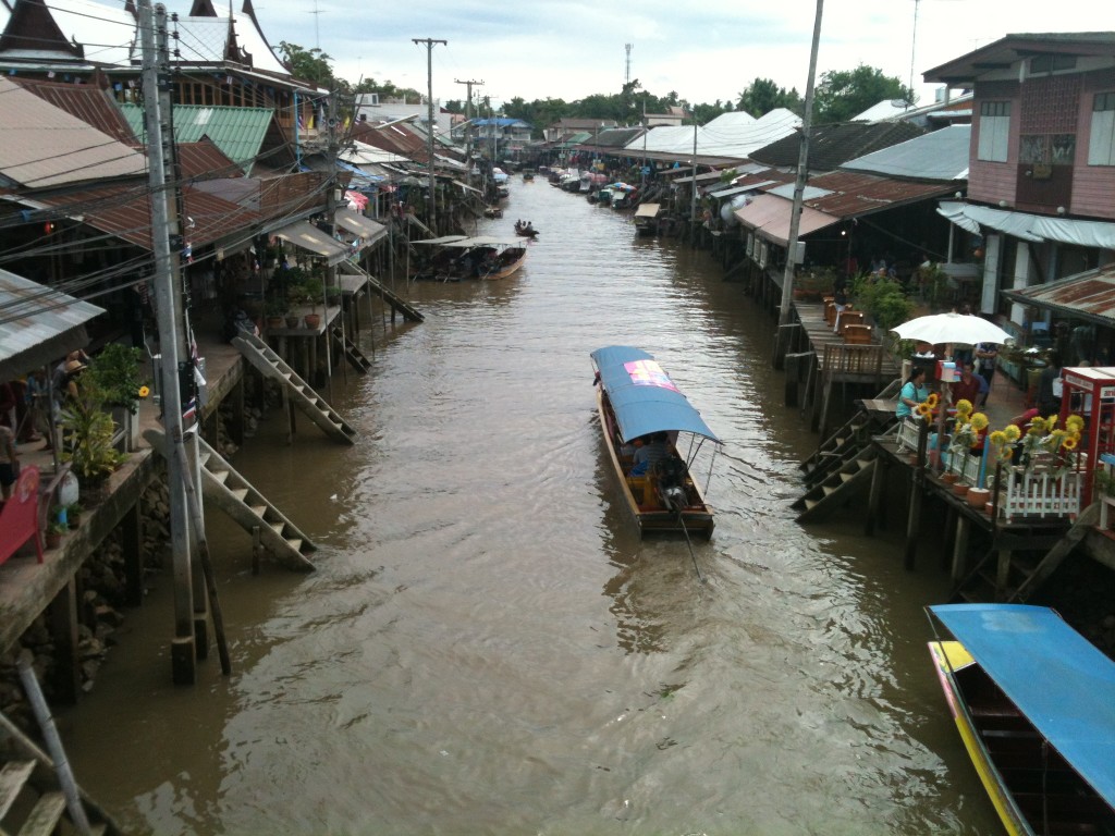 Amphawa floating market, Samut Songkhram (Mae Klong), Thailand - photo by Chris Wotton