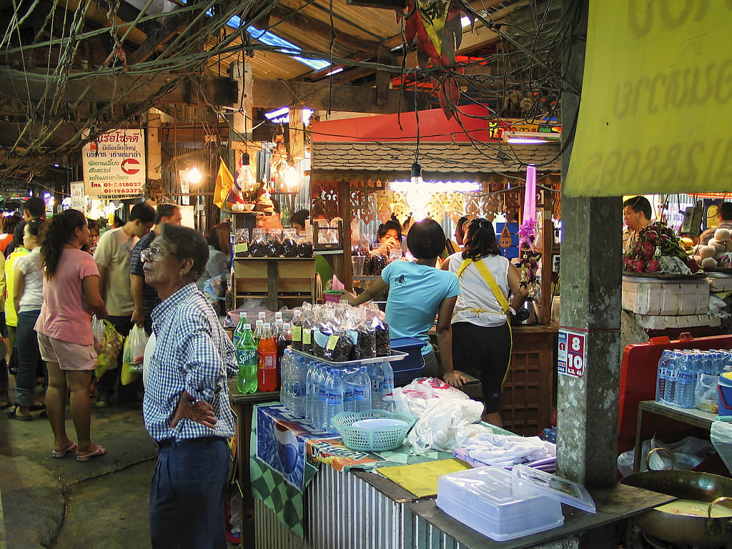 Don Wai floating market in Nakhon Pathom near Bangkok, Thailand - photo by Hdamm via Wikimedia Commons