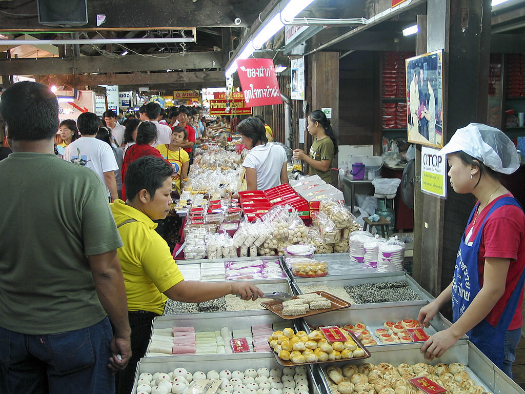 Don Wai floating market in Nakhon Pathom near Bangkok, Thailand - photo by Hdamm via Wikimedia Commons