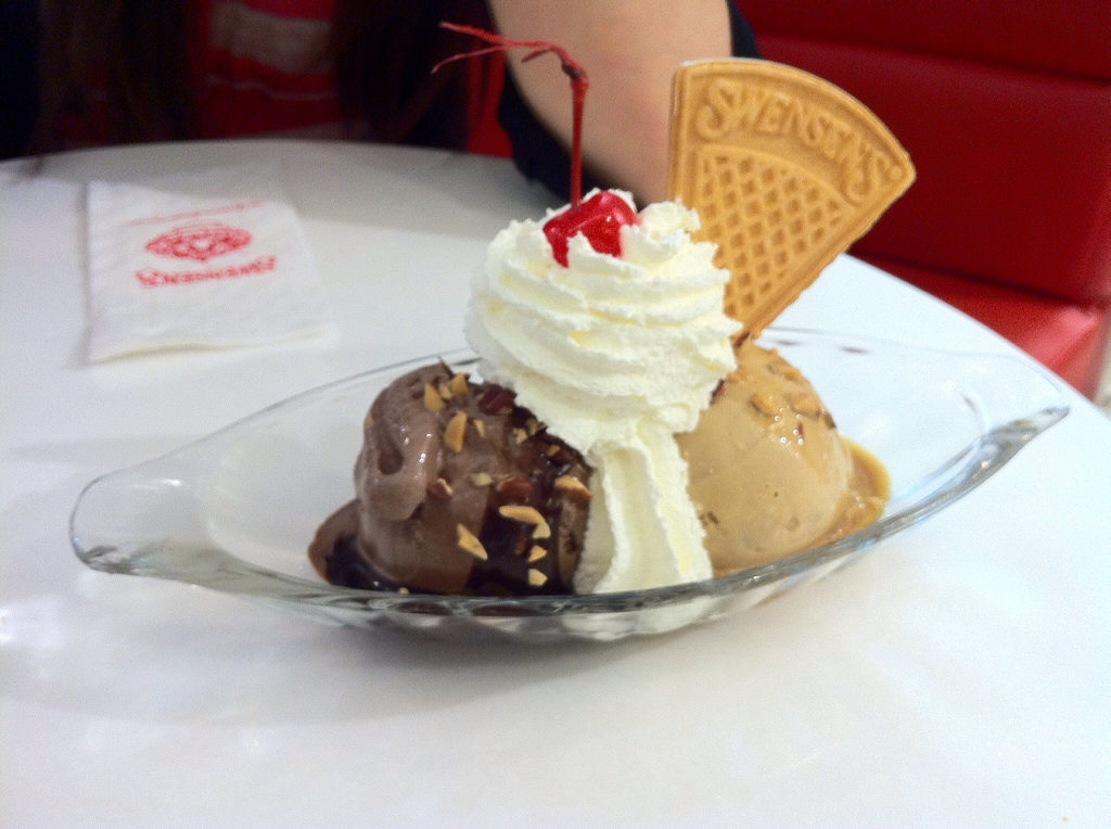 Swensen's ice cream in Thailand - photo by bfishadow