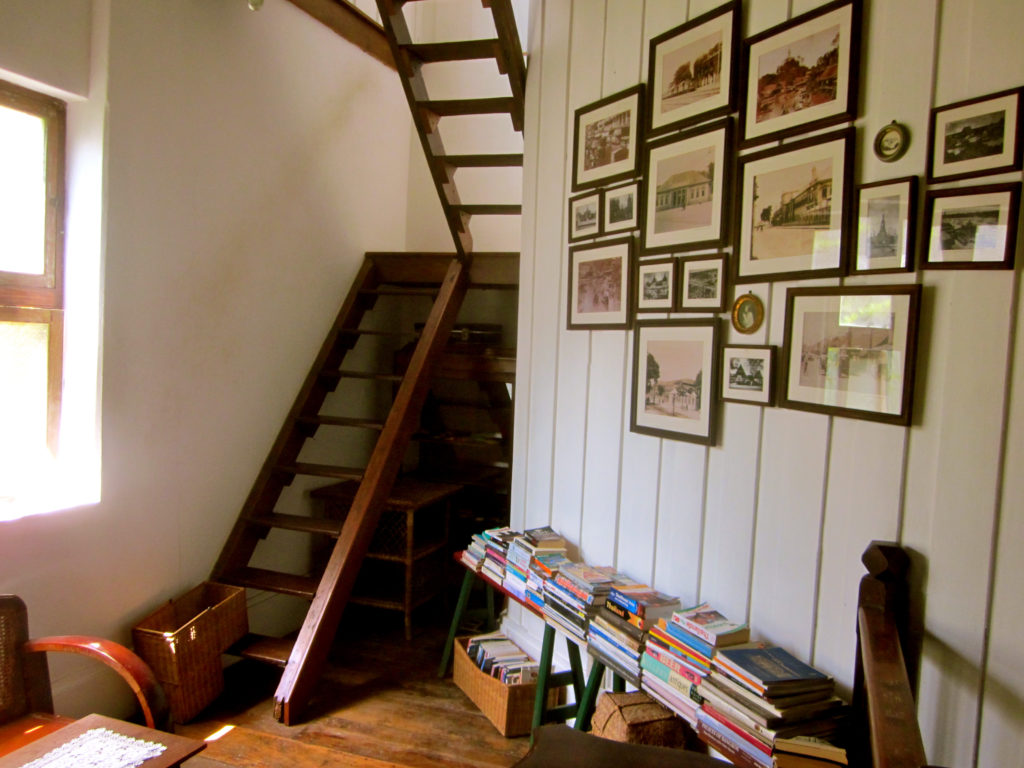 The Bhuthorn bed and breakfast in Phraeng Phutton, Bangkok, Thailand - photo by Chris Wotton