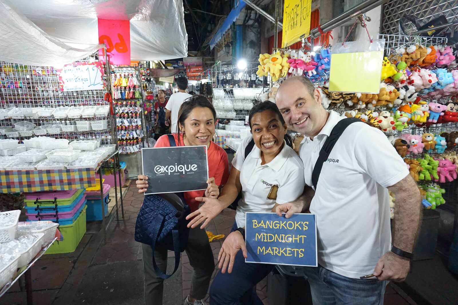 Exploring Sampeng Market at night