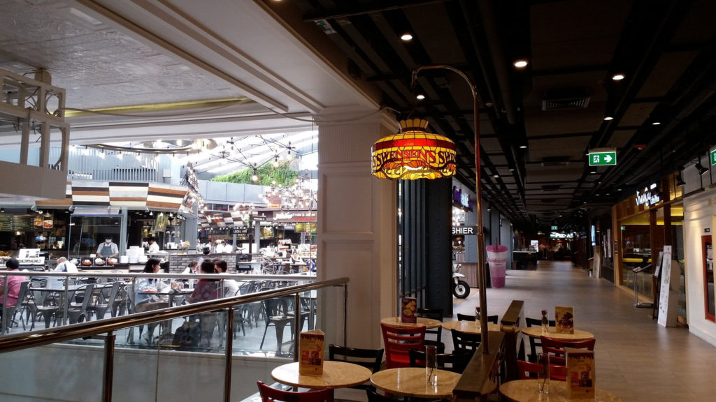 Food court at Siam Center shopping mall in Bangkok, Thailand - photo by RoyHectorKabanlit