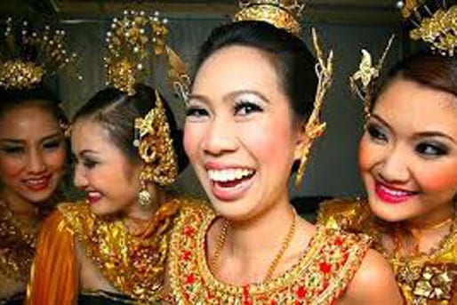 Thai ladies dressed in traditional costume