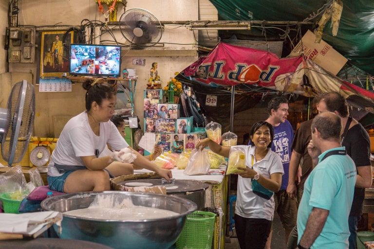 discovering thai foods on a late night tour in Khlong Toei market