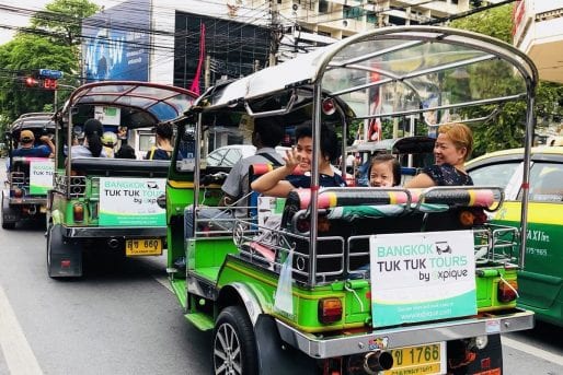 Family tuk tuk tour in Bangkok