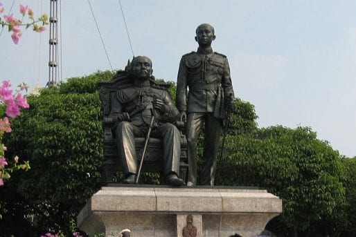 Statue of King Chulalongkorn and King Rama VI at Chulalongkorn University