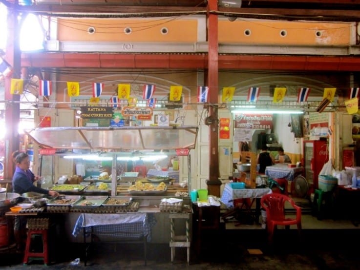 Rattana Khao Kang - the best curry shop in Nang Loeng