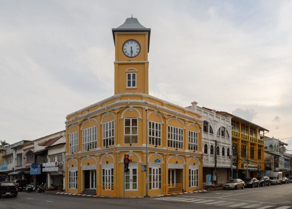 Phuket Municipality Police Station Photo by CEphoto, Uwe Aranas: https://commons.wikimedia.org/wiki/File:Phuket_Town_Thailand-Phuket-Municipality-Police-Station-01.jpg