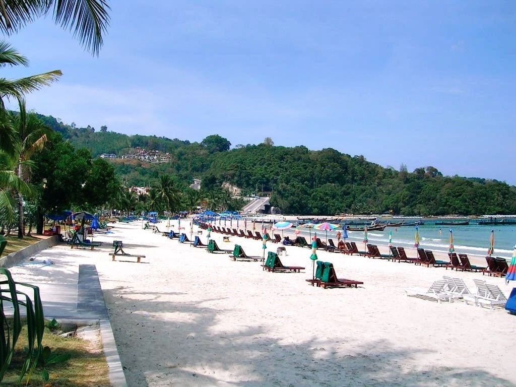 Patong Beach image from Brownie13: https://commons.wikimedia.org/wiki/File:TH_Phuket_-_Patong_Beach.jpg