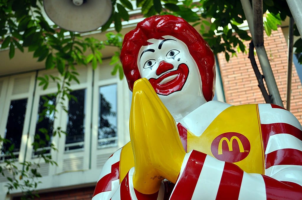 Ronald McDonald with Thai greeting 