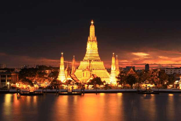 Wat Arun at night