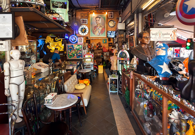 antique stores at chatuchak market