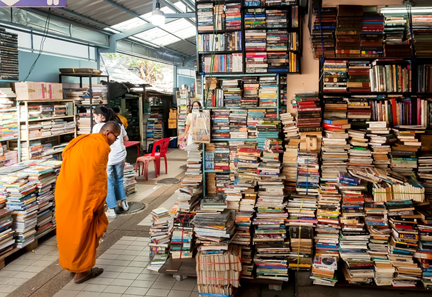 book stores at chatuchak market