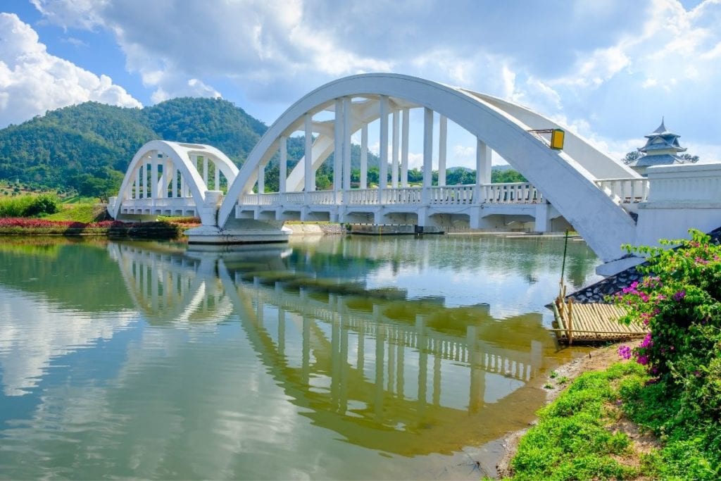 Saphan Kao (White Railway Bridge)