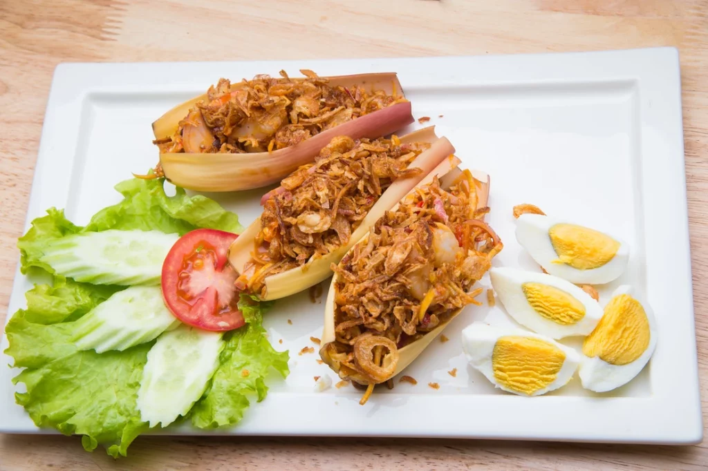 Banana blossom salad (Yum Hua Pli)